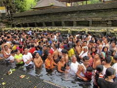 temple ceremony in bali