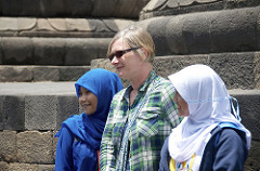 borobudur: miss, can we foto