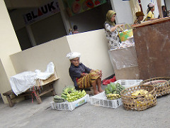 market in amlapura, west bali
