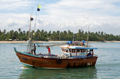 tangalle fish harbour