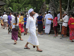 temple ceremony in bali