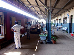 train ride from Negombo to Colombo to Weligama