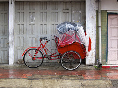 becak in red