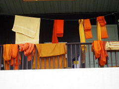 buddhist monks cloths